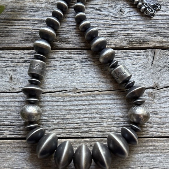 Rose Martin Navajo Sterling Silver Handmade Stamped Pearls Bead Necklace 22 inch - Picture 3 of 12